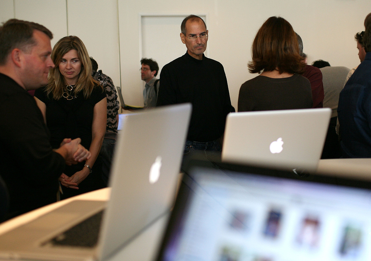 分析乔布斯和迈克尔·戴尔的谈判的客体