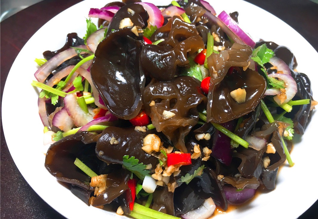 饭店的“凉拌木耳”特别入味好吃?原来有这些技巧,简单又实用