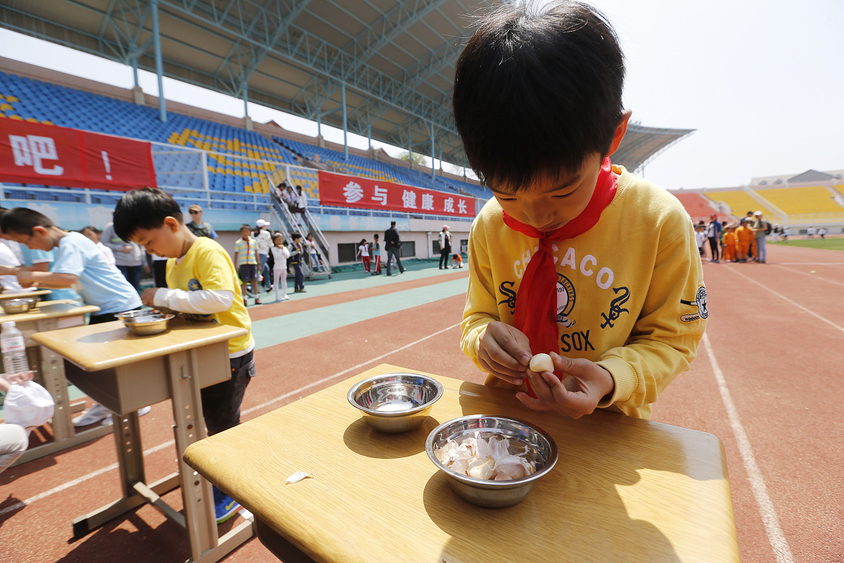 学生会体育部面试稿：充满热情的我，将为学校体育活动贡献力量