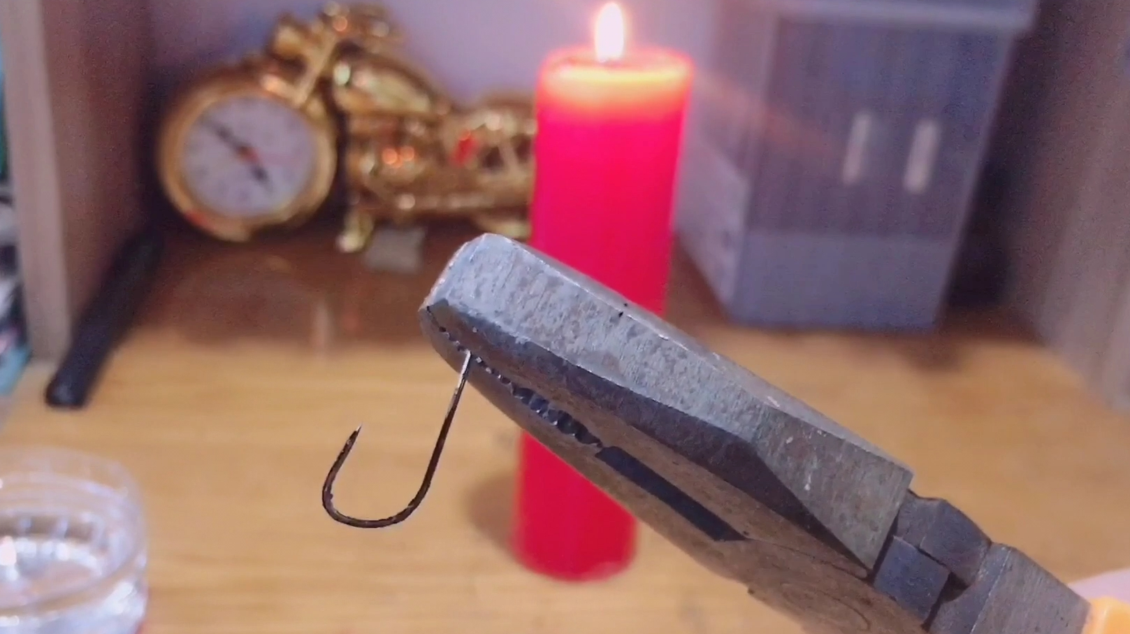 怎样自制一个鱼钩?只需一根缝衣针,效果一点不比买的差