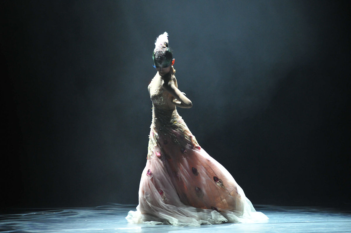 杨丽萍舞剧《孔雀》惊艳开演，赢取门票，亲睹大师风采！