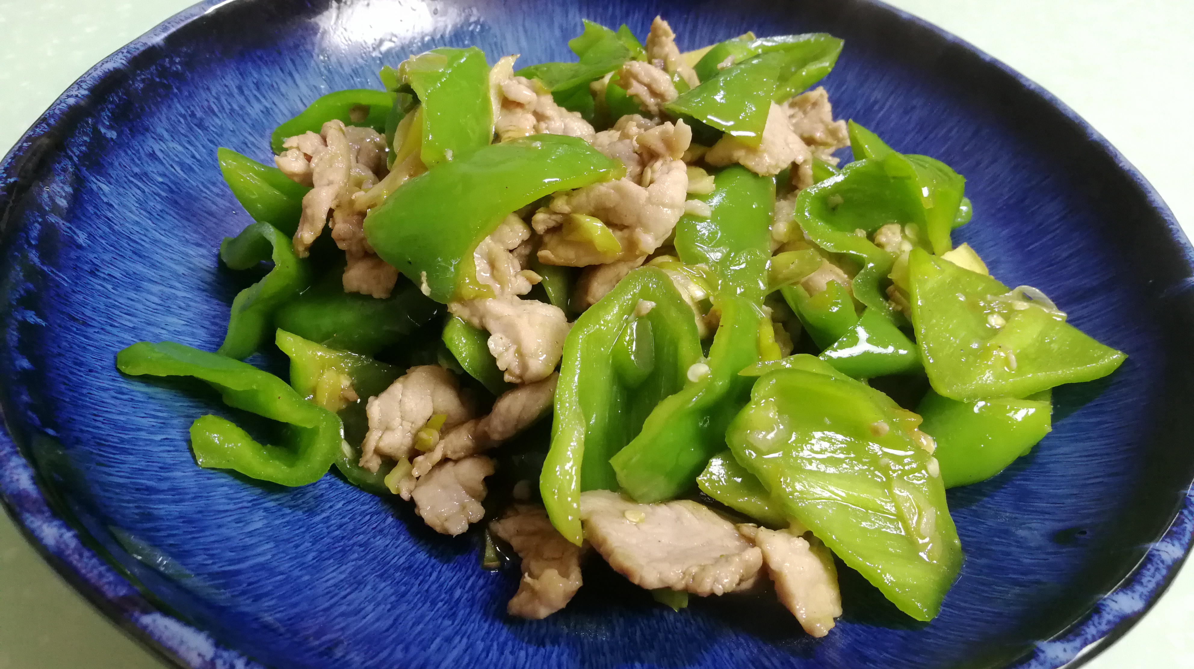 在家做尖椒肉片,经典美食营养下饭,步骤比饭店还简单