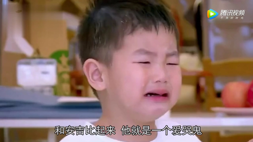 沙溢家的小鱼儿看他哭就想笑了