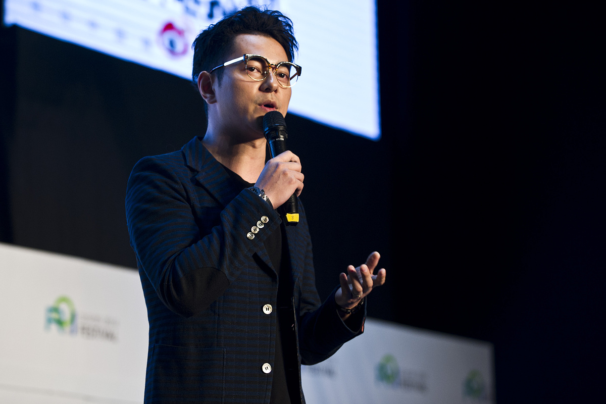 社区调研报告：居民满意度、服务质量、安全感等方面调查