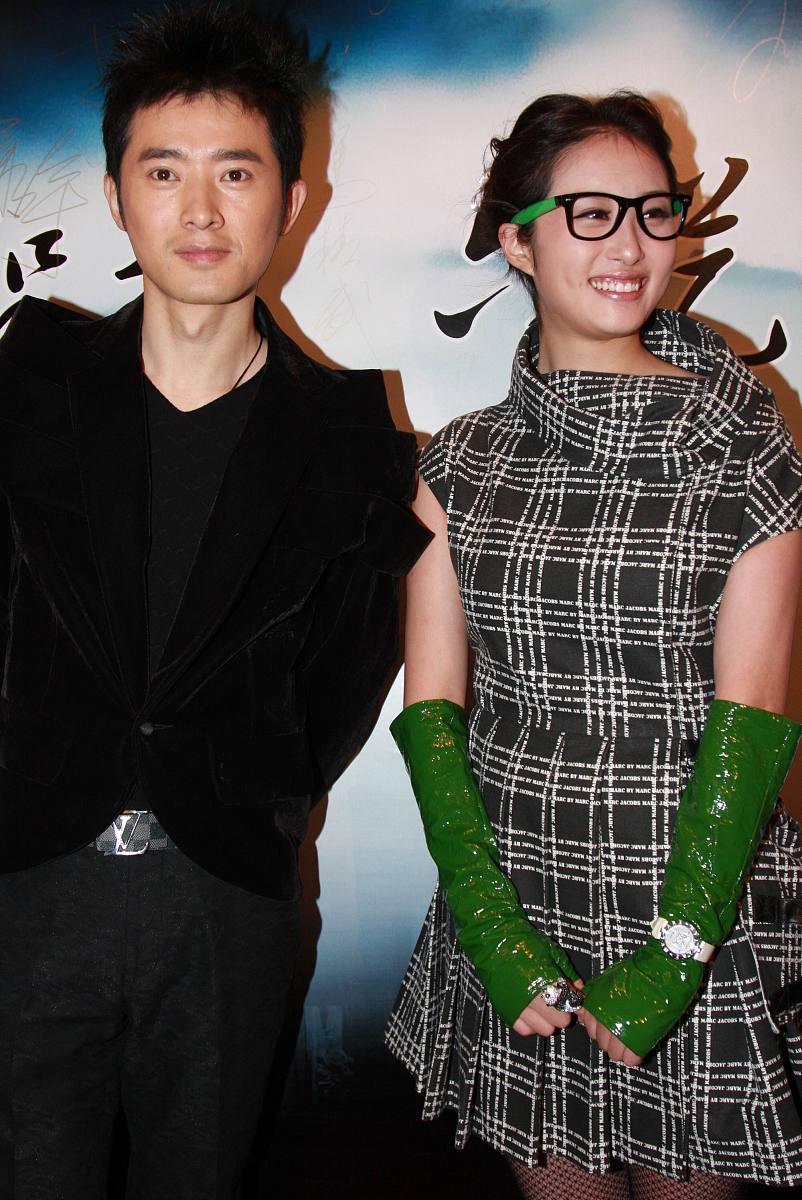 2009年12月2日,北京,电影《孔子》官网启动仪式.***_***任泉 李欣汝++