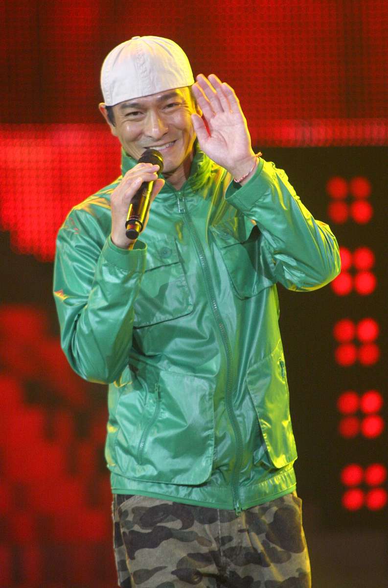 2009年10月13日,上海,迎世博倒计时200天世博优秀歌曲演唱会.***_***