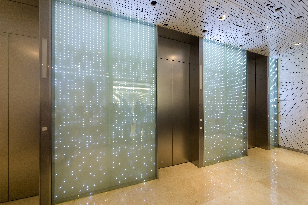 新时达电梯到1楼就故障自动跑到顶楼原因及解决办法
