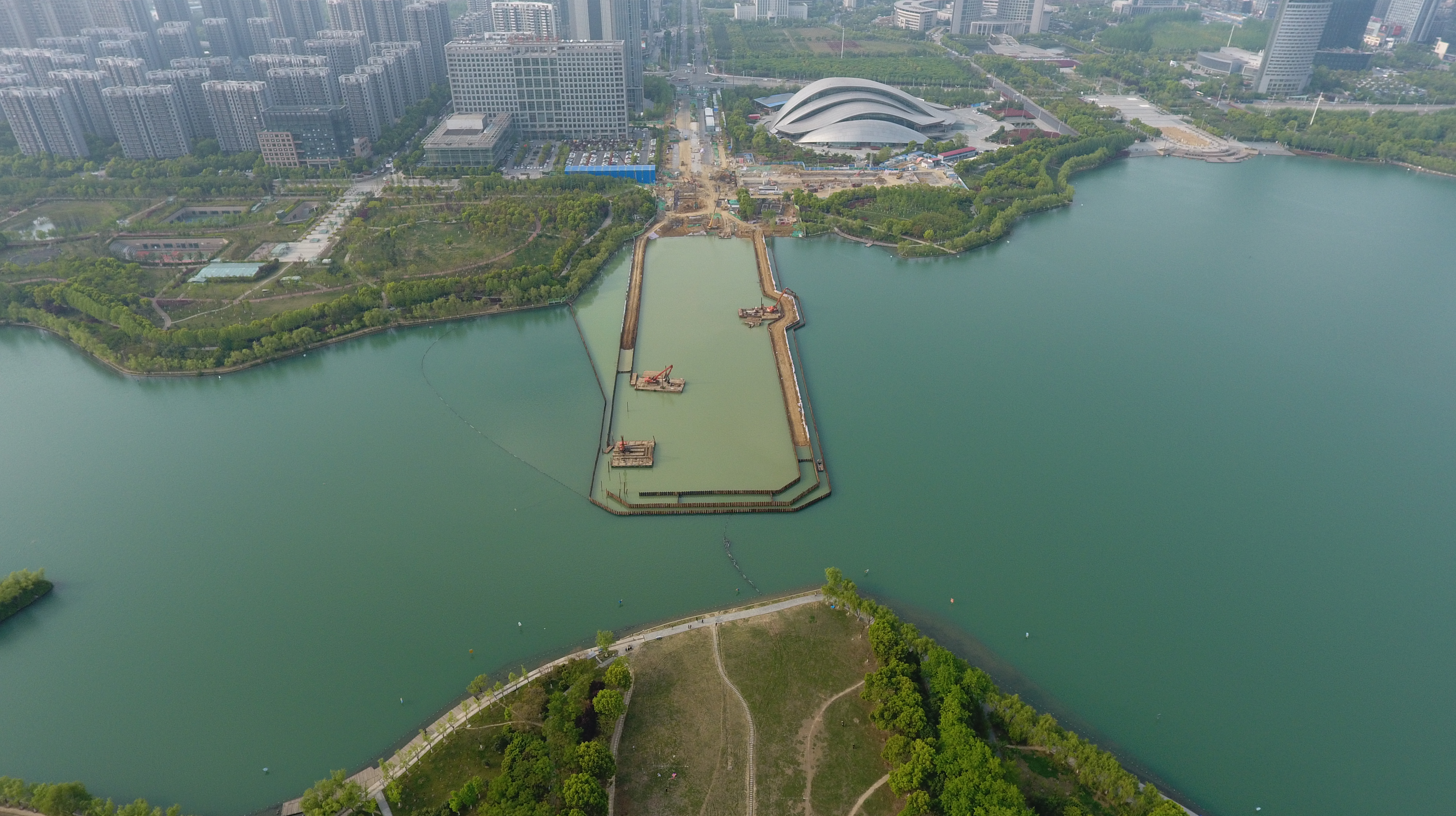 合肥天鹅湖底隧道最新航拍曝光,一年后人们可以开车横穿天鹅湖