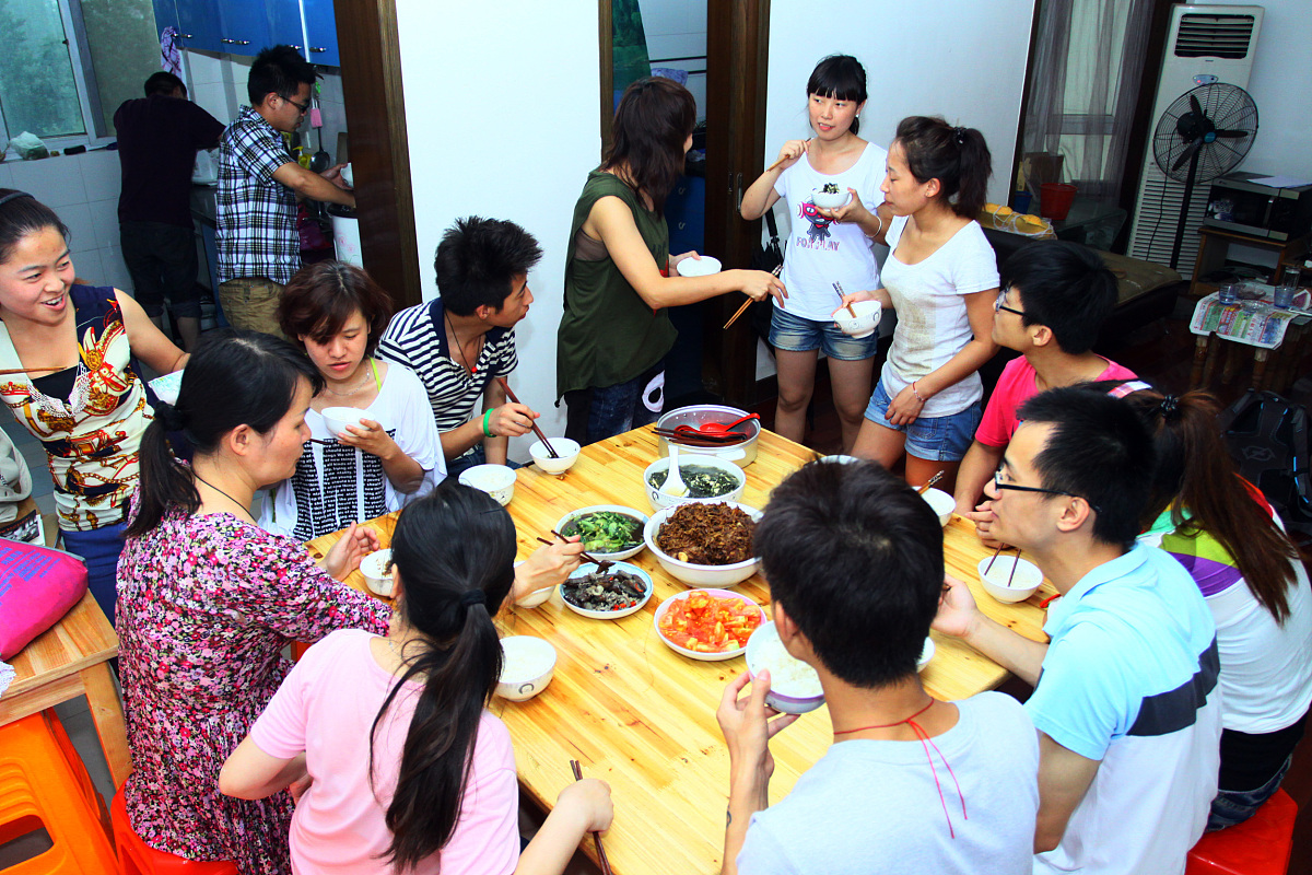 结合西安晟龙汽车服务公司销售管理岗位实习的实习生视角，请用自己的理解论述销售管理岗位的实习心得和体会，不能直接抄袭他人观点和概念，不少于3000字。
