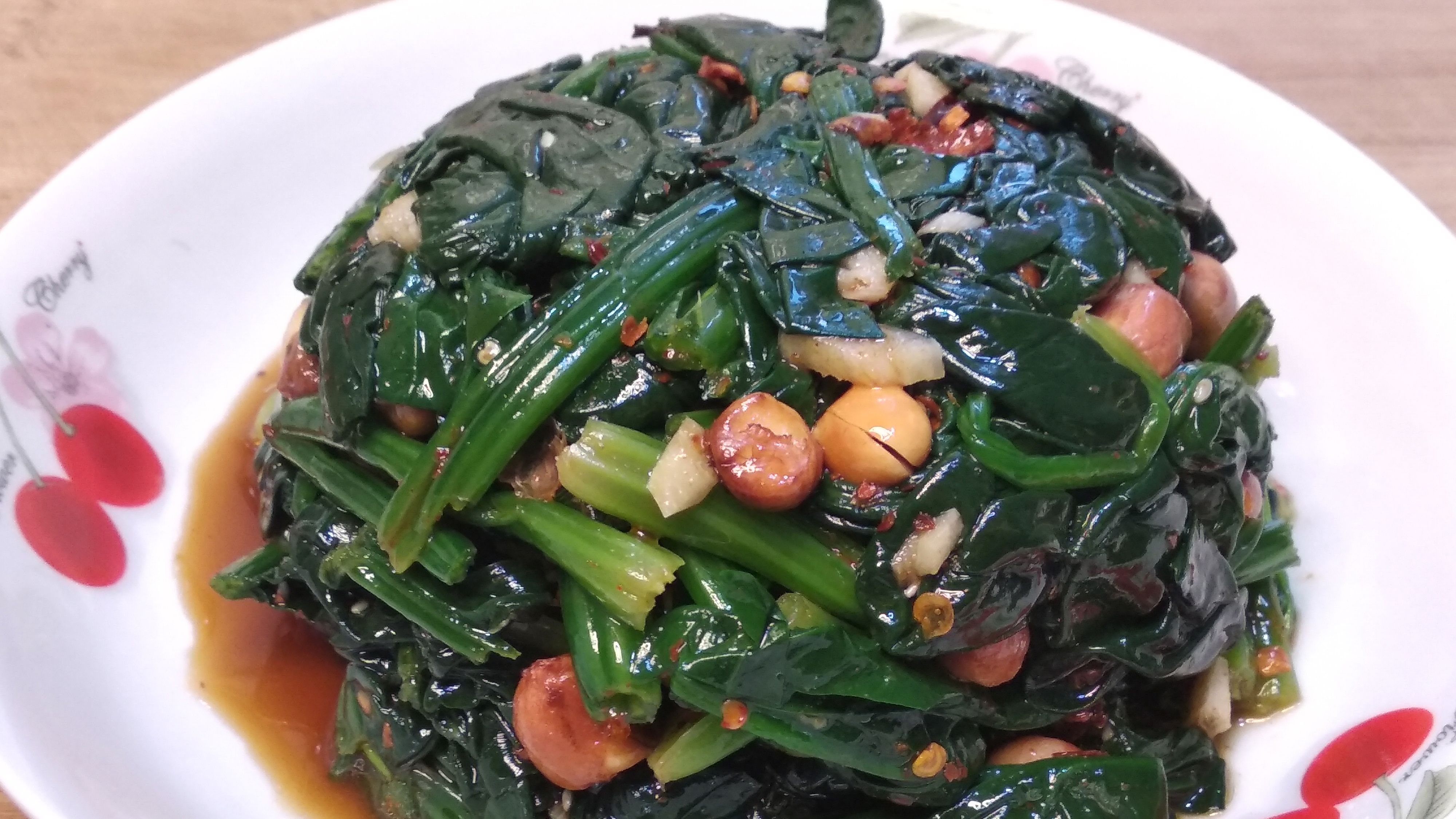 家常凉拌菠菜新吃法,加了点它,吃起来香辣可口