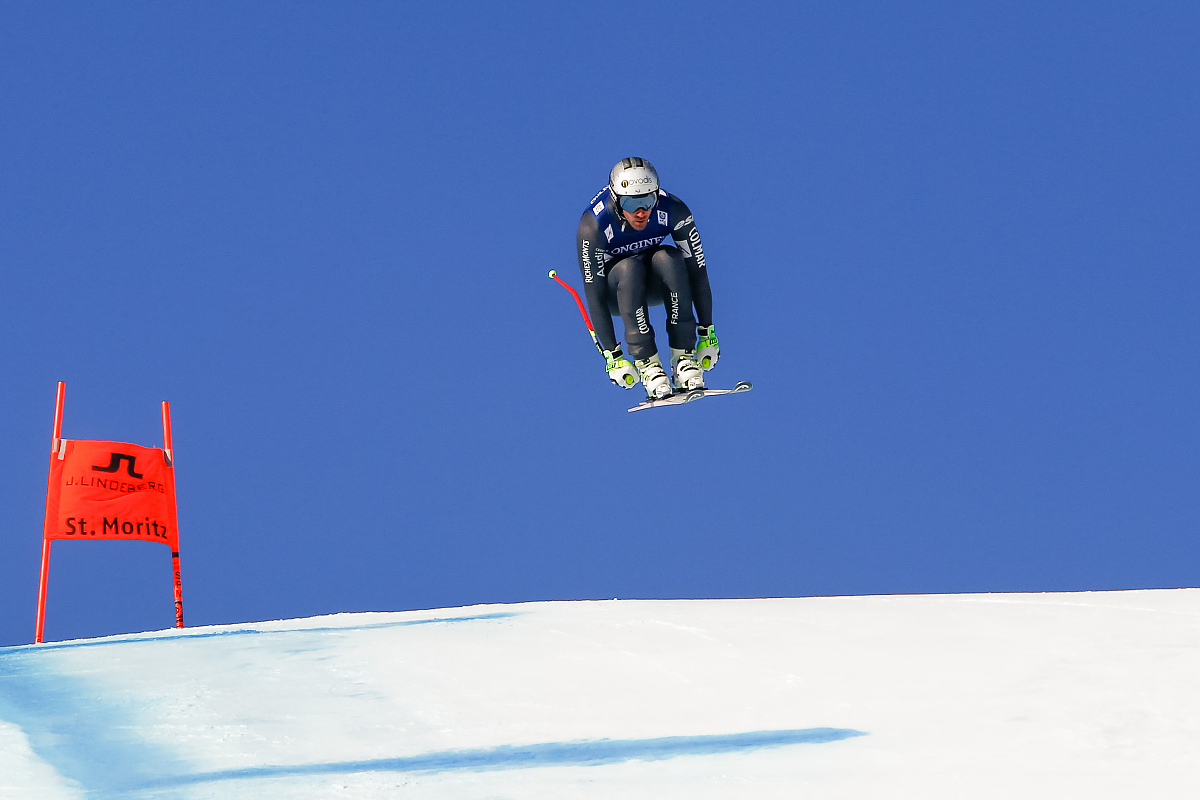 《国际商务导论》混合式教学改革条件保障：院校政策、制度、人力、资金、运营全方位支持