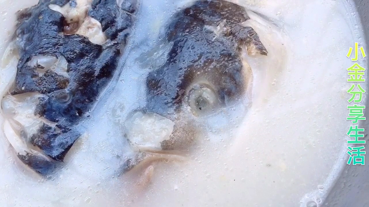 鱼头汤冬瓜的做法,味道鲜甜可口,营养保留完整,上桌抢着喝