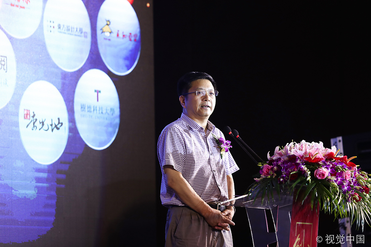 口腔医院种植科室院长在医院成立八周年上说话的发言稿