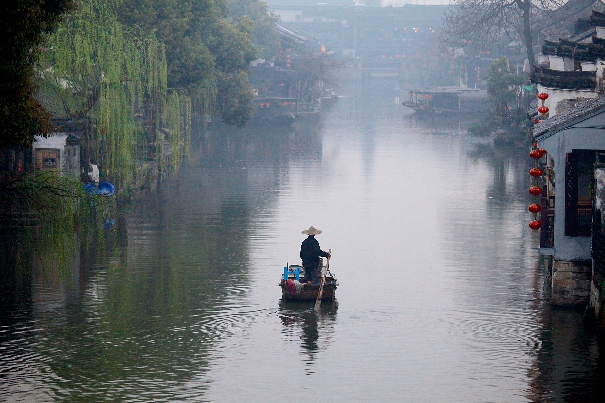 含'湖'字和'埠'字的藏头诗：江南水乡、渔舟归、乡愁、夜色温柔、春风清新