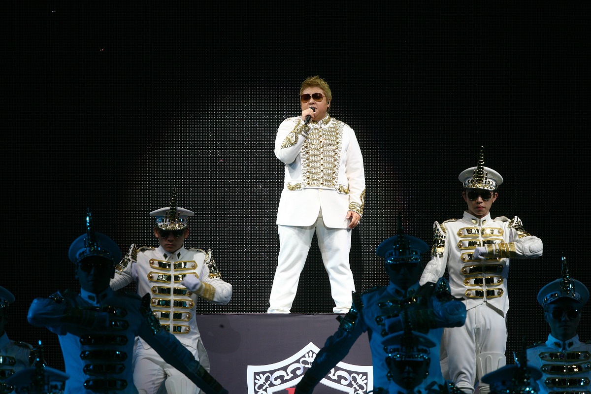 2012年9月22日,成都,韩红在成体中心举行"美丽世界"2012世界巡演成都