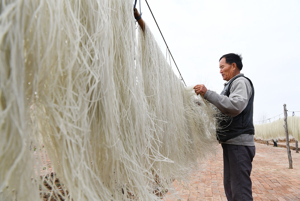 假粉条是什么材料做的，