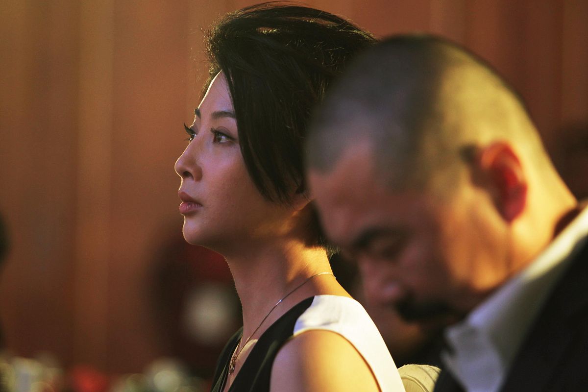 你作为一个撰稿人为宋太祖赵匡胤写一篇传记