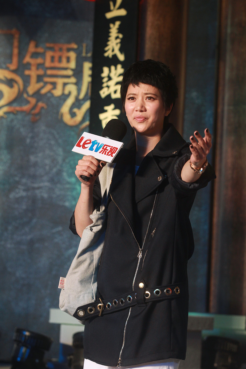 2013年7月25日,北京,电视剧《龙门镖局》古装穿越年会.***_***袁咏仪