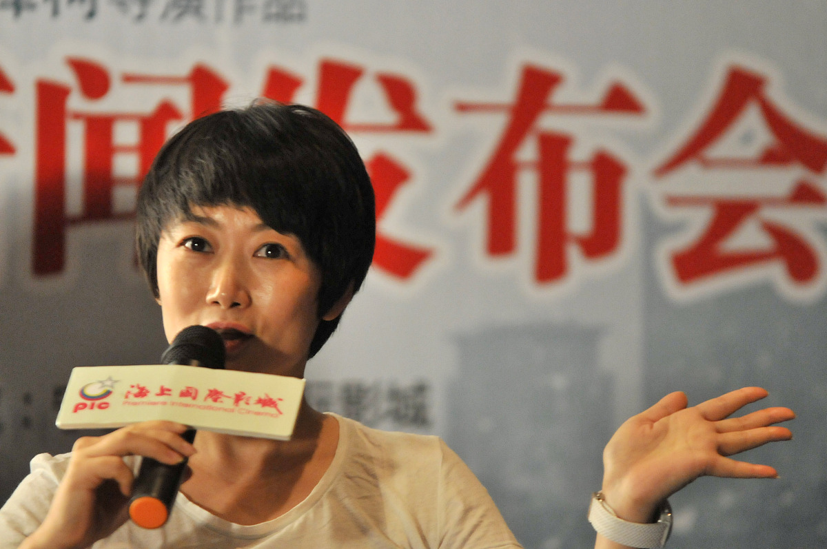 2010年7月4日,浙江宁波,电影《海上传奇》宣传发布会.  (应摄影师要求