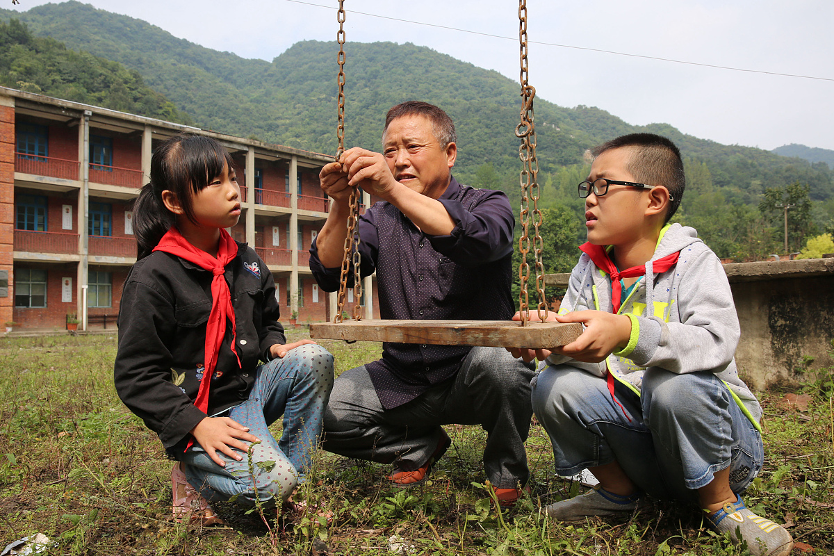 六盘水幼儿师范高等专科学校中职招生专业详解 - 贵州省唯一一所幼儿教育为主的高等师范院校