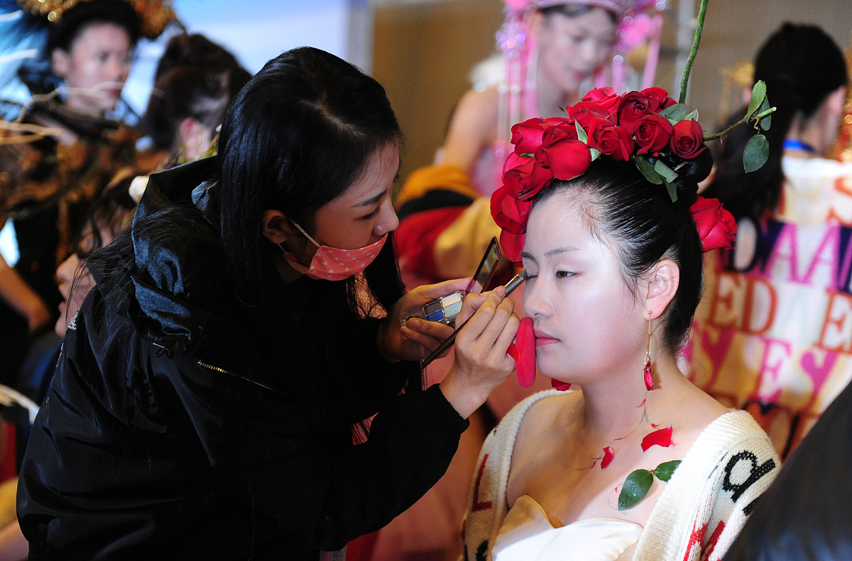 西安新娘嫁妆学校化妆精英班：打造完美婚礼造型，成就婚庆梦想