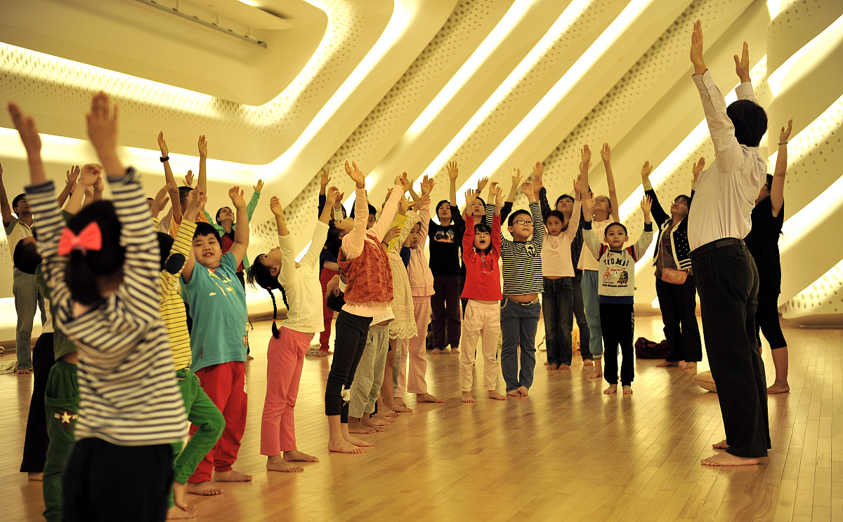 女儿5岁了我想和她聊聊！不知道聊什么！