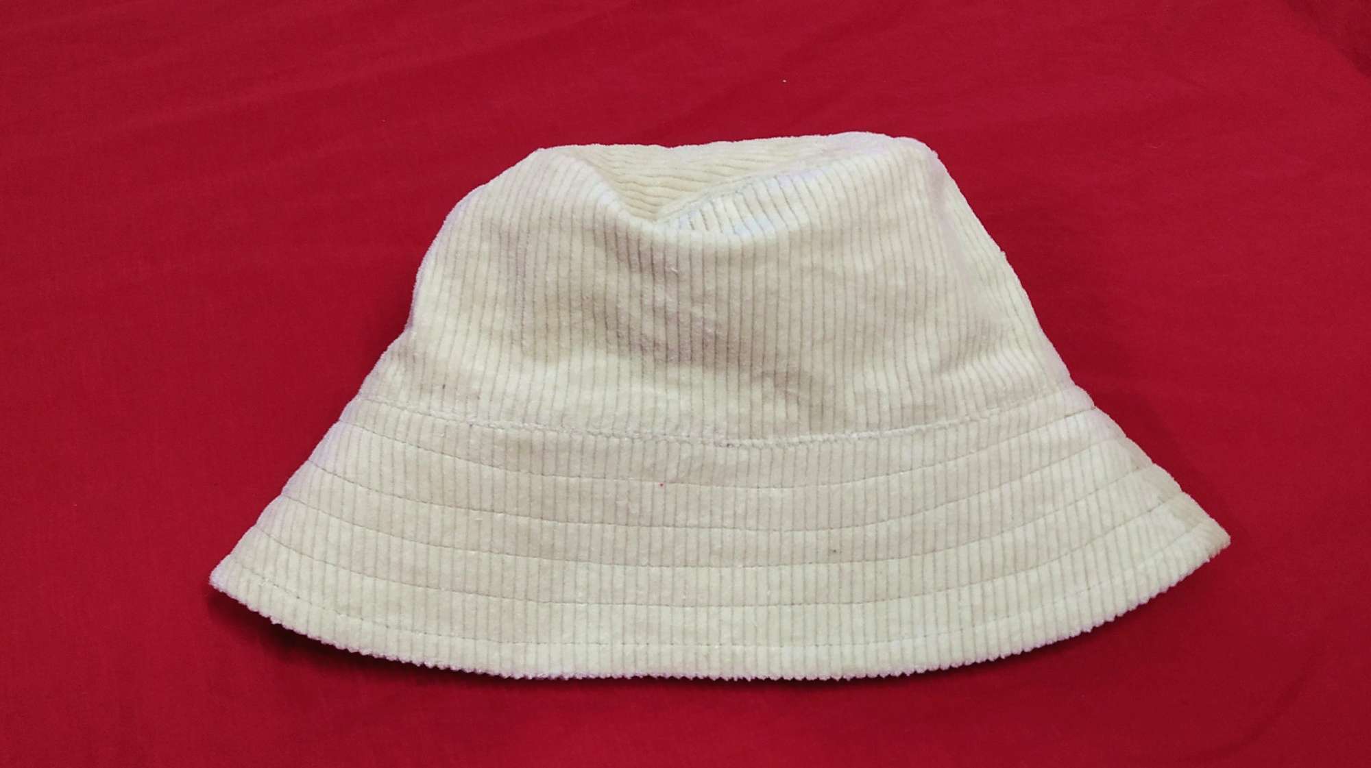 头发剪失败了,不敢出门?教你做顶简单又漂亮的帽子来掩盖