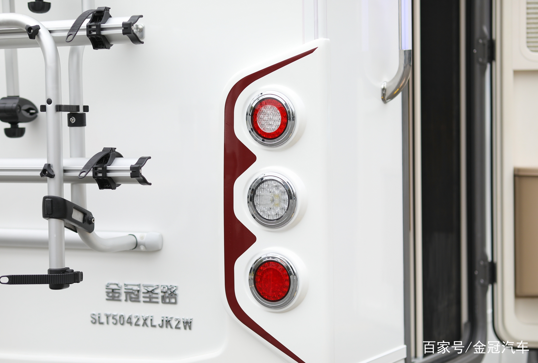 金冠格林卡诺拓展房车:洗衣机、微波炉、太阳能,你想要都配齐!_5 金冠格林卡诺拓展房车:洗衣机、微波炉、太阳能,你想要都配齐!_5