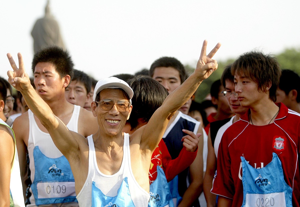 2007年6月23日,一场别开生面的情侣跑比赛在世界文化遗产沈阳昭陵进行