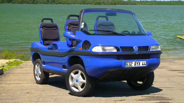 全球仅60辆,水陆两用的敞篷小面包