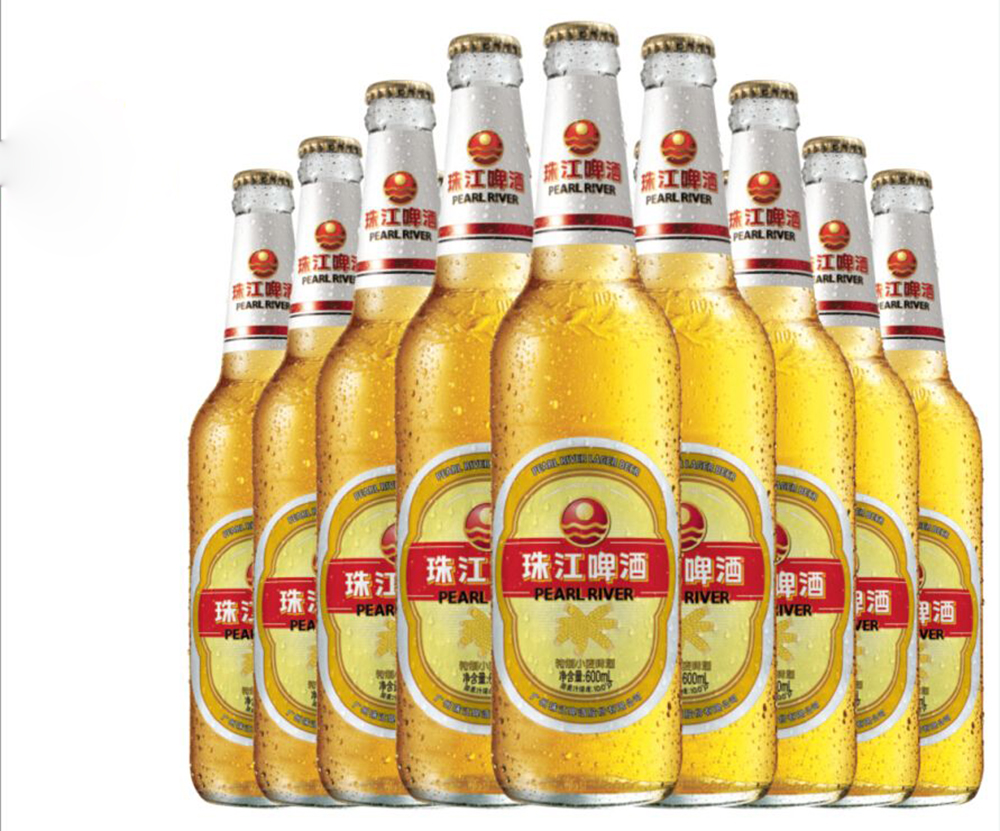 啤酒属于比较古老的一种酒精饮料,而且也是人们最喜欢喝的一款饮料酒品,是继水和茶之后消耗最多的饮料之一了,特别是在炎热的夏天,喝上一瓶冰镇的啤酒简直让人身心畅快,身体的疲倦好像也随着啤酒的进入而消散了,特别是在烧烤摊、ktv,啤酒是人们离不开的一种酒水,是狂欢不可缺少的一种助力,啤酒主要以大麦茶和酒花、水为原料酿造而成,啤酒的品牌众多,所以每个时代的人喜欢喝的啤酒品牌都不一样,那么80后最喜欢的5款啤酒,90后不知道的味道,最后一款只有80后懂。下面我们就一起来看看是哪五种啤酒品牌吧。 1、青岛啤酒 青