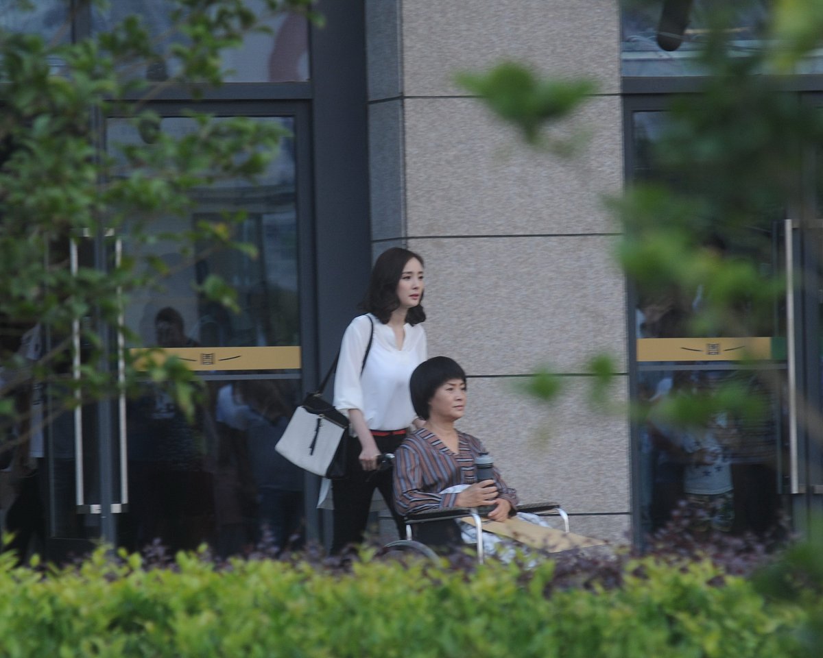 有两个孩子的晓璐的一天：忙碌而充满爱