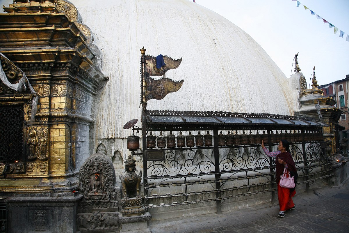 题为部分外文宗教歌曲充斥网络平台成传教流行曲文章写三点现象和对策