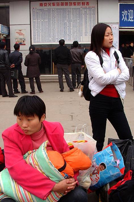 人贩子妇女和打工妹的对话