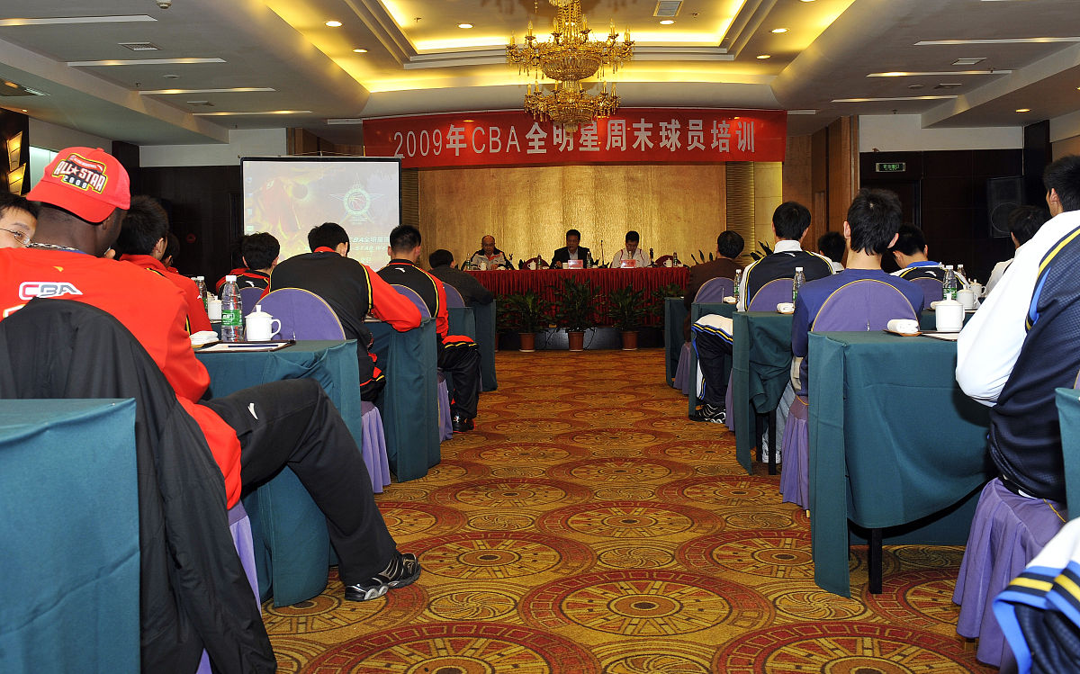 请对招商信诺人寿保险公司培训体系缺乏与实际工作的结合进行写作可以适当植入案例进行说明保证内容的逻辑性不要乱写：