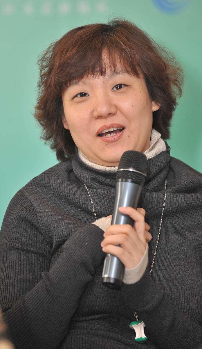 2012年2月15日,北京,《穿"动物园"的女编辑》小说首发式举行.***_***