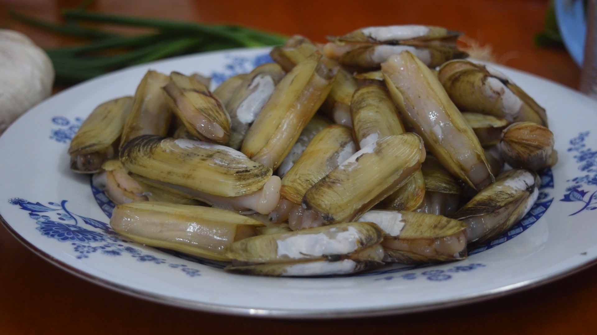 爱吃海鲜的一定要收藏,教你做美味下饭的爆炒蛏子,好吃极了