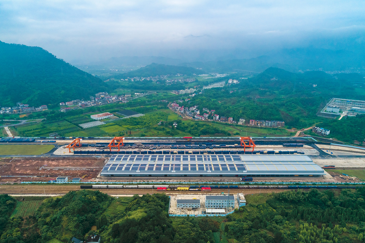 建德先锋职业学校：层次结构与管理体系
