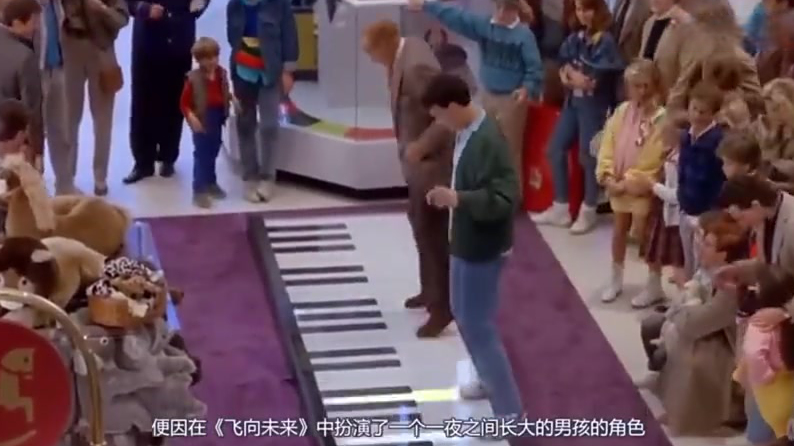 #隔离中的汤姆汉克斯夫妇# 喜欢看电影的朋友应该都认识他吧,阿甘已经成为最经典的形象!汤姆