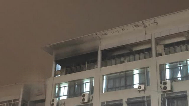【同学谈南邮身亡研究生:给导师干私活常被扣钱 家境贫寒很努力】2019年12月26日,南邮