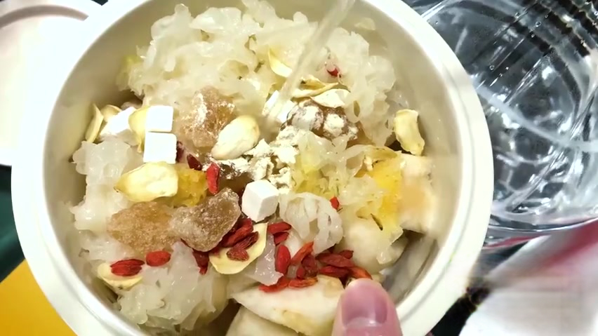 张新成—成心vlog EP02上线。 导演:张新成 演员:张新成 谁质疑我厨艺来着?这次张
