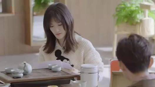 最简单的文字都有最强大的力量,因为生活是最好的笔者。 金鱼酱的温暖来自她对生活永远报以热枕