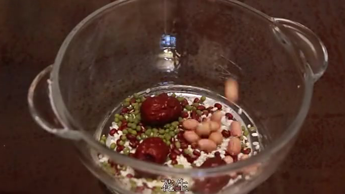 【腊八节,愿你诸事“粥”全】今天是农历十二月初八,也就是“腊八节”。腊八在人们眼中,一直都