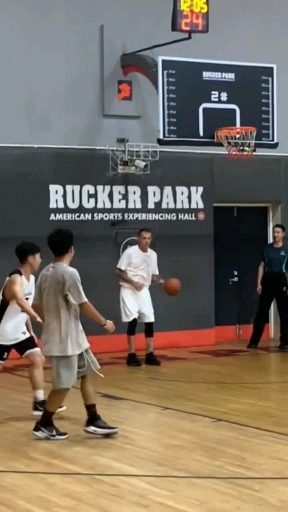 NBA传奇 白巧克力(杰森威廉姆斯的帅气传球!)在上海的