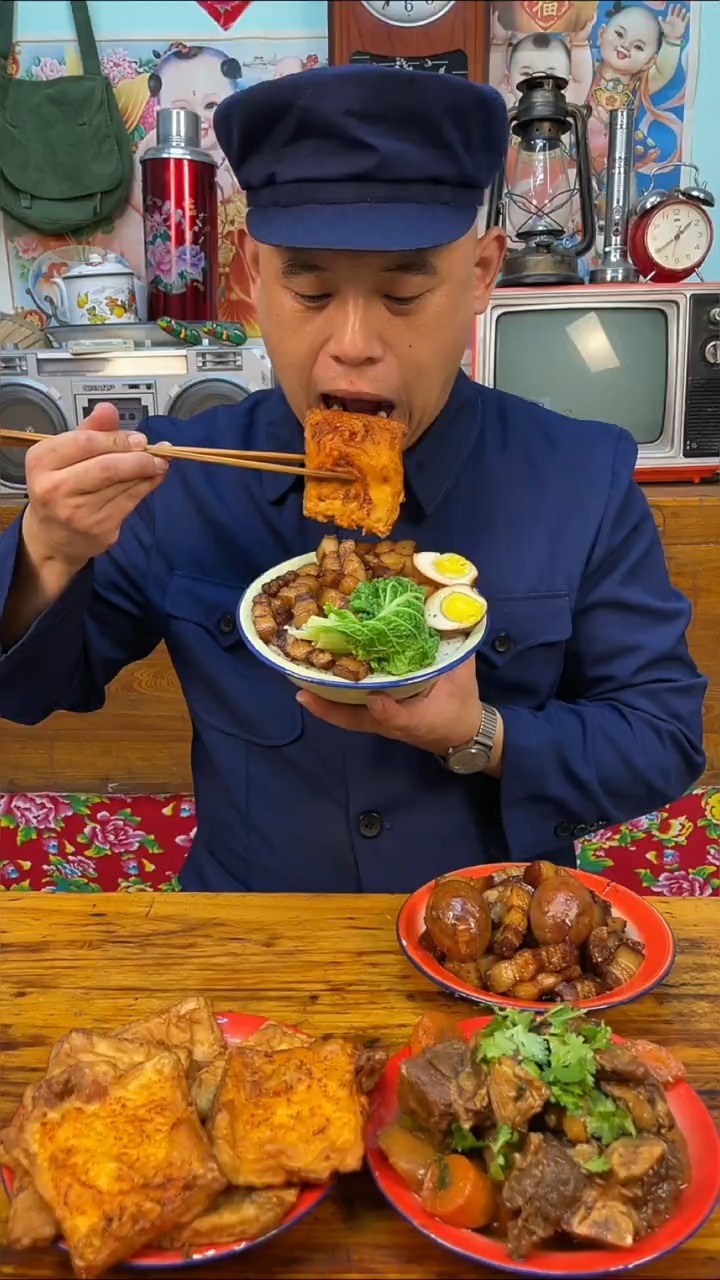 今天做的土豆胡萝卜炖牛排和砂锅卤肉卤蛋还有油炸豆腐片,你们觉的哪道菜最好吃呢?