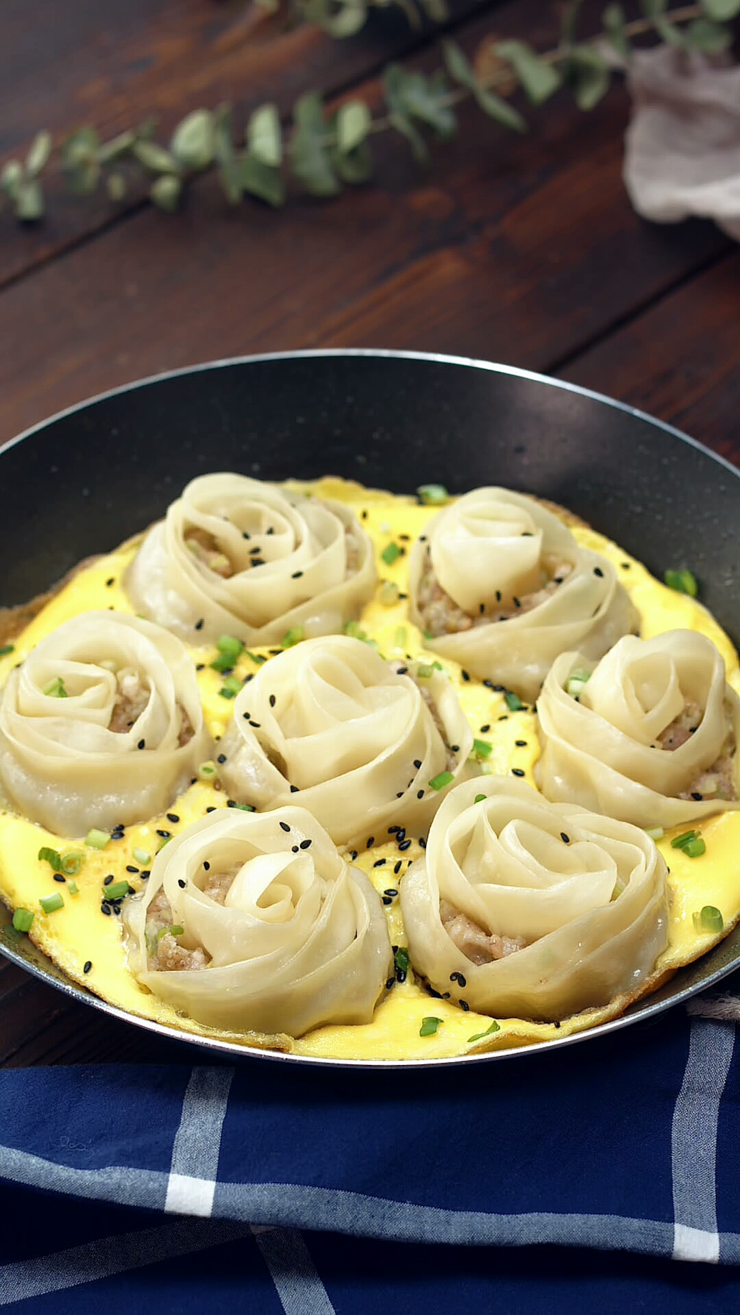 #我的家乡年#玫瑰花饺子你吃过吗?做法超级简单,绝对惊艳年夜饭的餐桌!