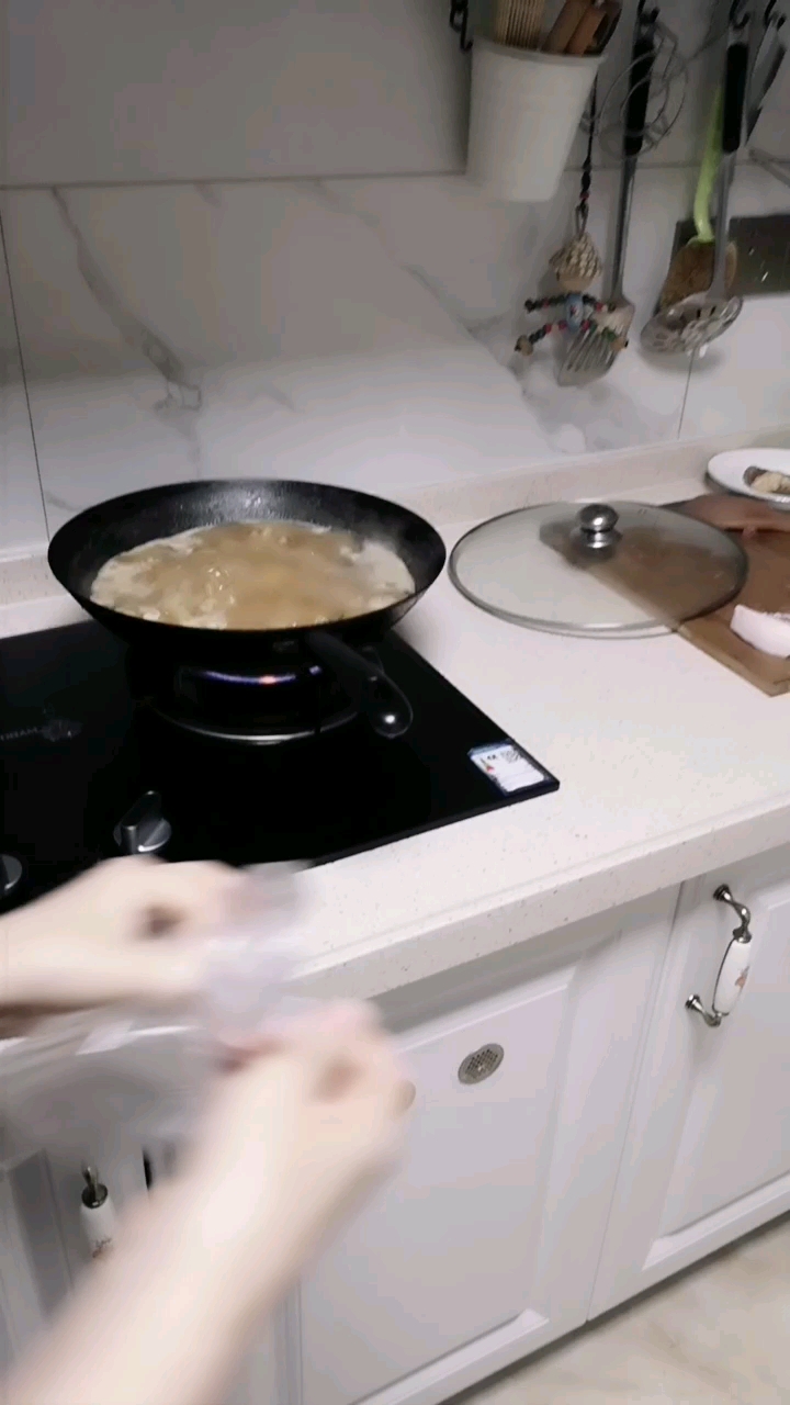 广式卤鸡爪,粉肠