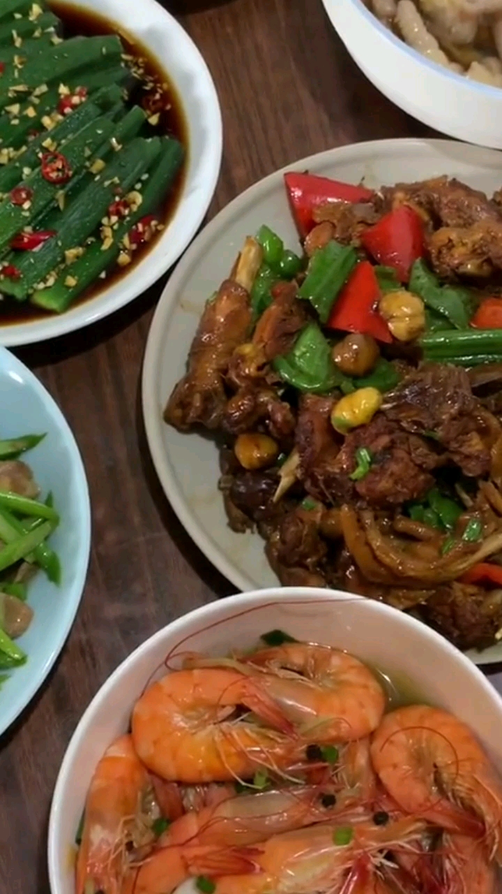 丰盛晚餐