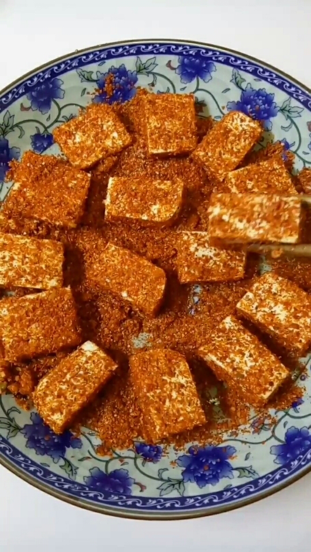 自制臭豆腐乳的方法,美味好吃,香而不臭,大家赶快给家人试试做吧。