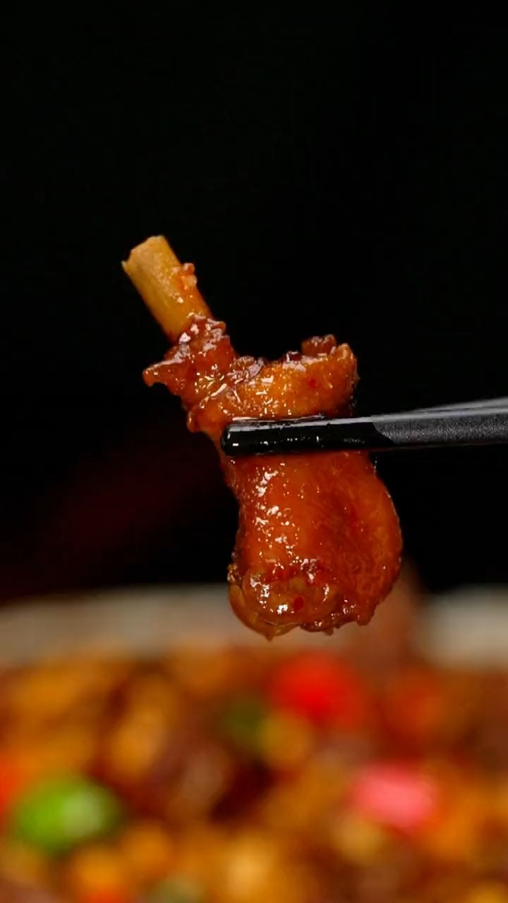 黄豆烧鸭子,到底是汆水还是生爆?#黄豆烧鸭子